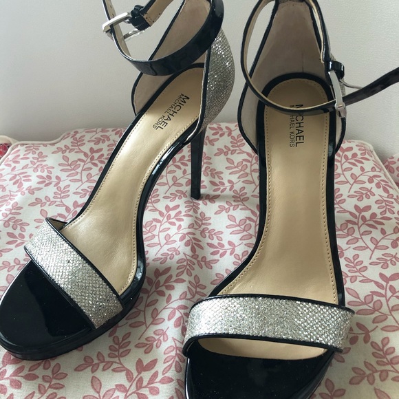 Sandals - Picture 2 of 2